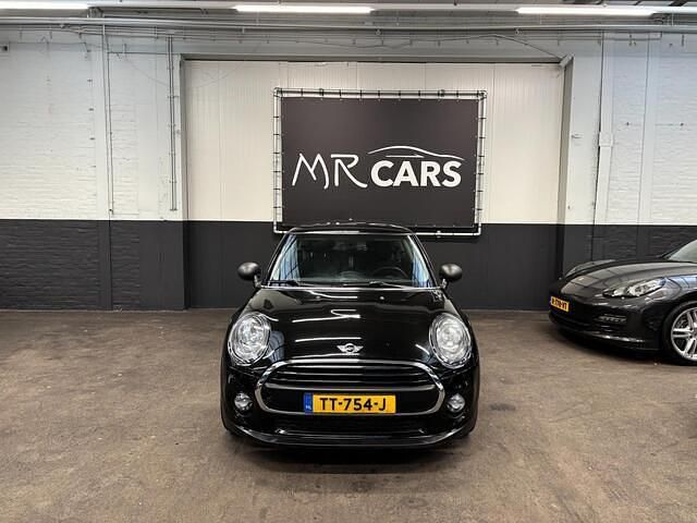 Zwart Gebruikt 2015 Mini ONE Hatchback | € 7.750 (Eerlijke prijs) - Afbeelding 1/4