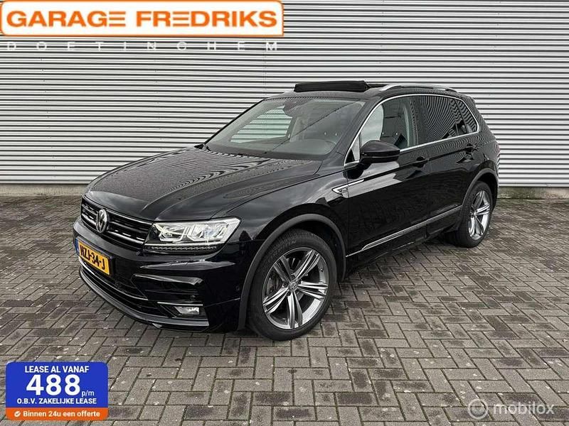 Zwart Gebruikt 2019 VW Tiguan R-line SUV | € 29.735 (Goede deal) - Afbeelding 1/4