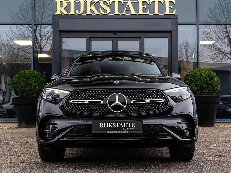 Occasion Mercedes GLC300e AMG line 313 PK (230 kW) 2023 Zwart (metallic) SUV