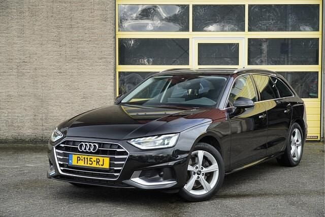 Zwart Gebruikt 2022 Audi A4 Advanced Stationwagen | € 25.950 (Super prijs) - Afbeelding 1/4