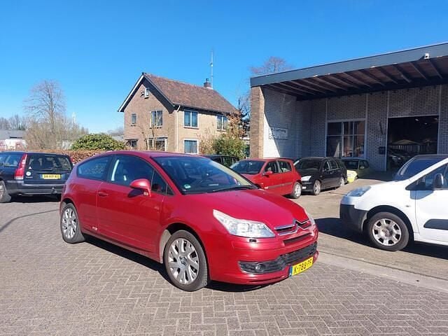 Rood Occasion 2006 Citroën C4 VTR Sport Coupé | € 999 (Eerlijke prijs) - Afbeelding 1/4