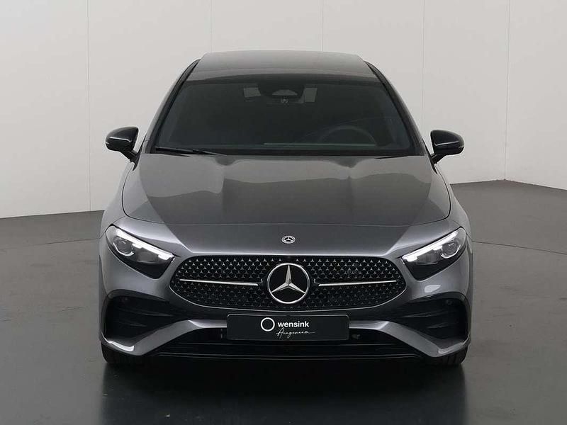 Nieuw Mercedes A250 Business 163 PK (119 kW) 2025 Grijs Hatchback