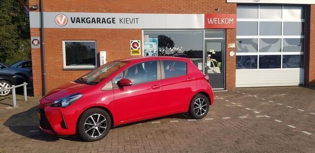 Rood Gebruikt 2020 Toyota Yaris Connect Style Hatchback | € 16.450 (Iets duurder) - Afbeelding 1/4