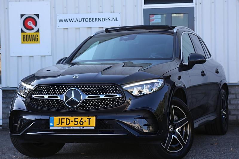 Grijs Gebruikt 2022 Mercedes GLC300e AMG line SUV | € 63.900 - Afbeelding 1/4