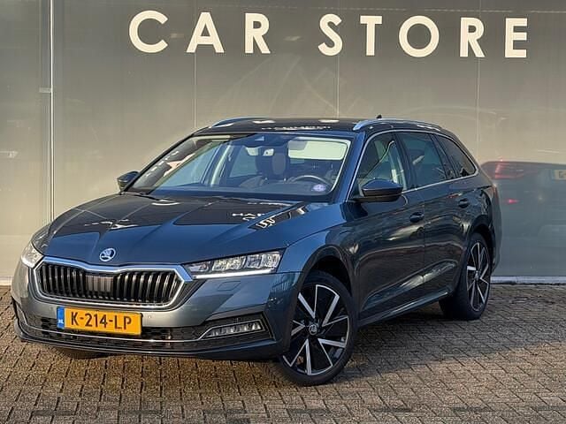 Grijs (metallic) Occasion 2021 Skoda Octavia Business Line Stationwagen | € 18.845 (Super prijs) - Afbeelding 1/4