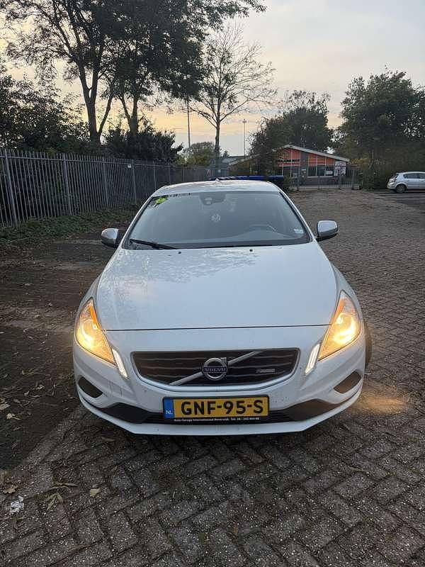 Gebruikt 2012 Volvo S60 R-Design Sedan | € 8.250 - Afbeelding 1/4