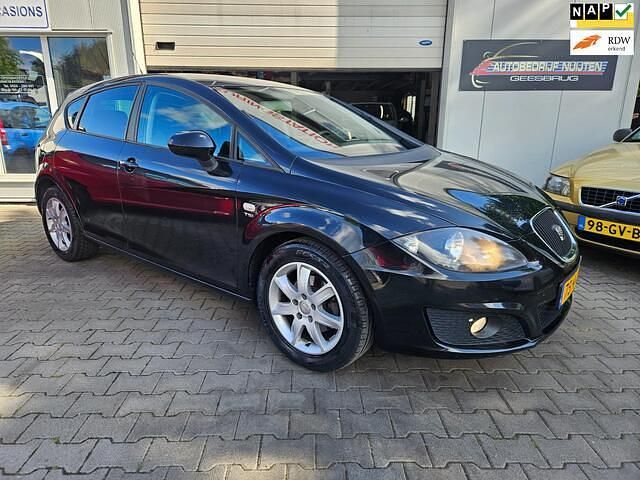 Zwart Gebruikt 2010 Seat Leon Hatchback | € 1.750 (Goede deal) - Afbeelding 1/4