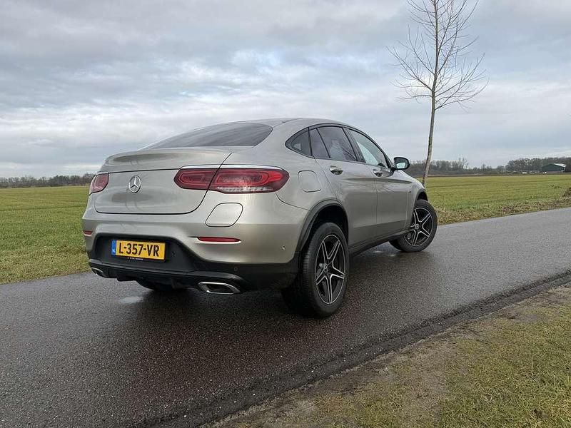 Occasion Mercedes GLC300e AMG line 211 PK (155 kW) 2021 Grijs Coupé