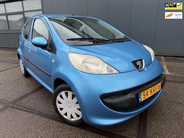 Blauw (metallic) Gebruikt 2006 Peugeot 107 Hatchback | € 1.650 (Eerlijke prijs) - Afbeelding 1/4