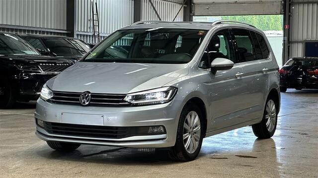 Zilver Occasion 2018 VW Touran Highline MPV | € 12.800 (Duur) - Afbeelding 1/4