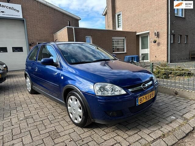 Blauw Gebruikt 2006 Opel Corsa Essentia Hatchback | € 1.550 (Goede deal) - Afbeelding 1/4