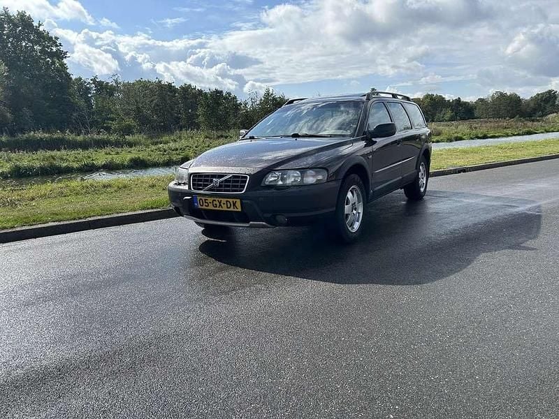 Bruin Gebruikt 2001 Volvo V70 Comfort Stationwagen | € 2.100 (Super prijs) - Afbeelding 1/4