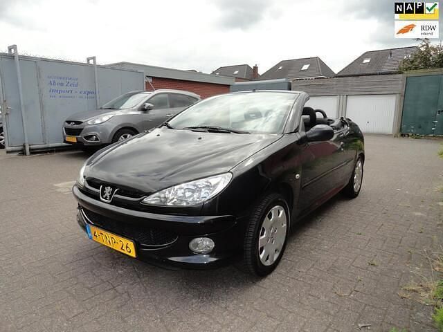 Zwart Gebruikt 2005 Peugeot 206 CC Cabriolet | € 1.850 (Eerlijke prijs) - Afbeelding 1/4