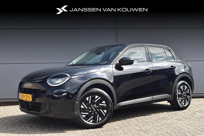 Zwart Gebruikt 2024 Fiat 600 Urban SUV | € 26.745 (Goede deal) - Afbeelding 1/4