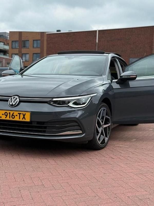 Occasion VW Golf VIII Style 131 PK (96 kW) 2020 Grijs Hatchback