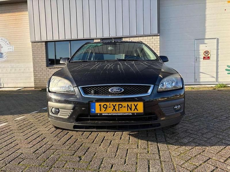 Occasion Ford Focus Futura 125 PK (91 kW) 2007 Zwart (metallic) Stationwagen