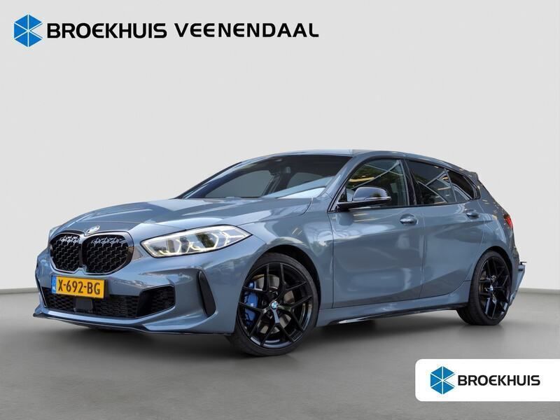 Grijs Gebruikt 2021 BMW M135 Executive Hatchback | € 37.400 (Eerlijke prijs) - Afbeelding 1/4