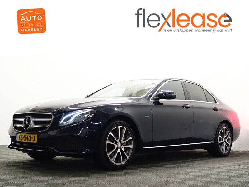 Blauw, metallic lak Gebruikt 2016 Mercedes E350 AMG Sedan | € 31.900 (Iets duurder) - Afbeelding 1/4
