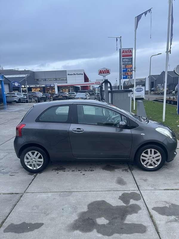 Occasion Toyota Yaris Sol 87 PK (63 kW) 2008 Grijs MPV