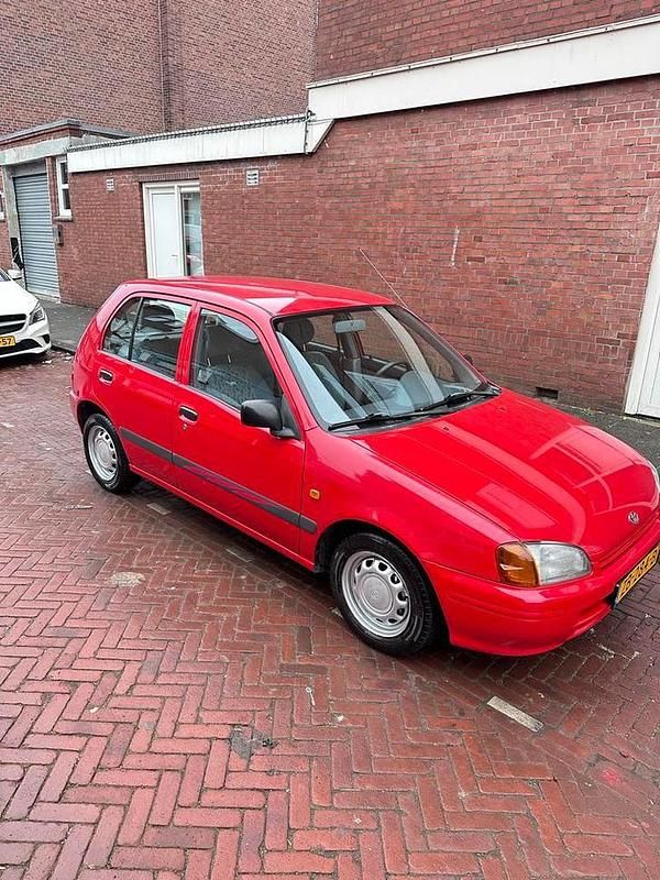 Occasion 1997 Toyota Starlet Hatchback | € 2.850 (Eerlijke prijs) - Afbeelding 1/4