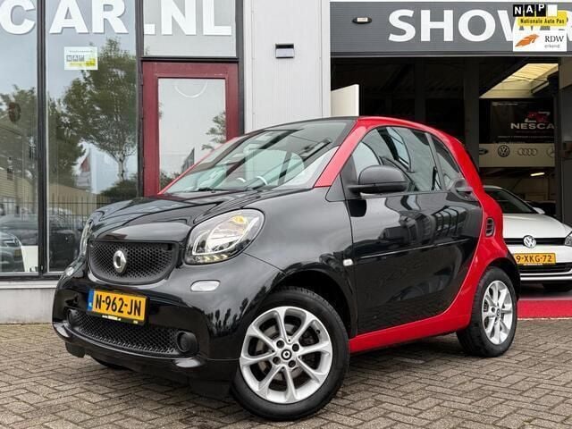 Zwart Gebruikt 2016 Smart ForTwo Coupé Hatchback | € 6.999 (Goede deal) - Afbeelding 1/4