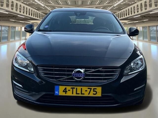 Occasion Volvo V60 Momentum 150 PK (110 kW) 2014 Zwart Stationwagen