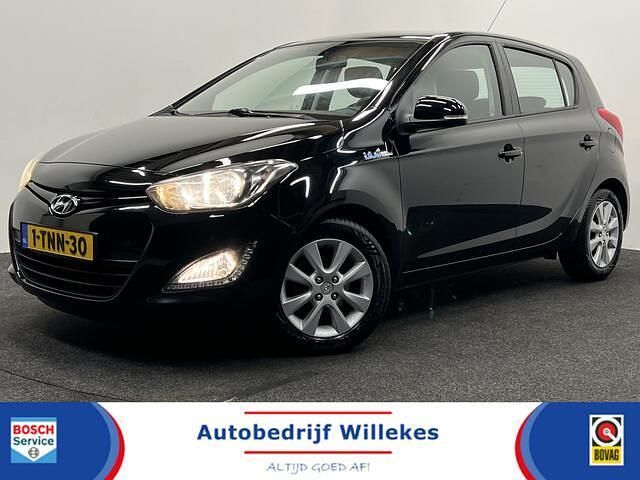 Zwart Gebruikt 2014 Hyundai i20 Hatchback | € 6.950 (Eerlijke prijs) - Afbeelding 1/4