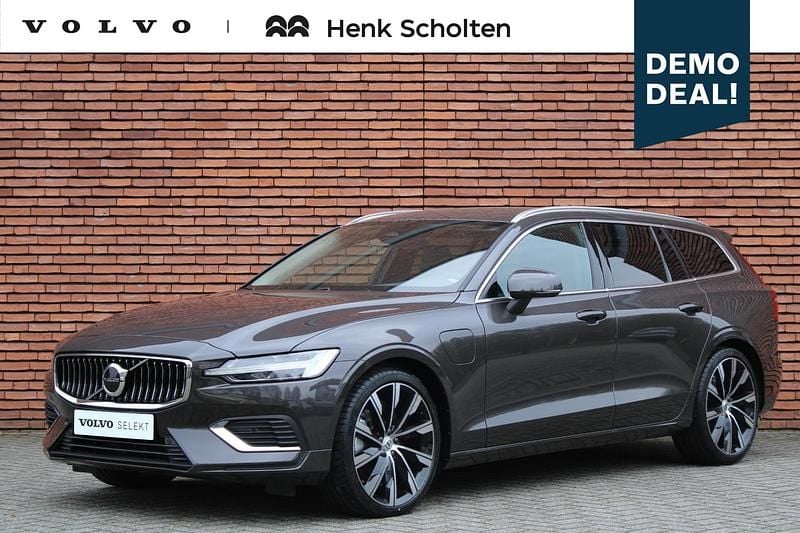Grijs Gebruikt 2025 Volvo V60 Stationwagen | € 52.950 (Iets duurder) - Afbeelding 1/4