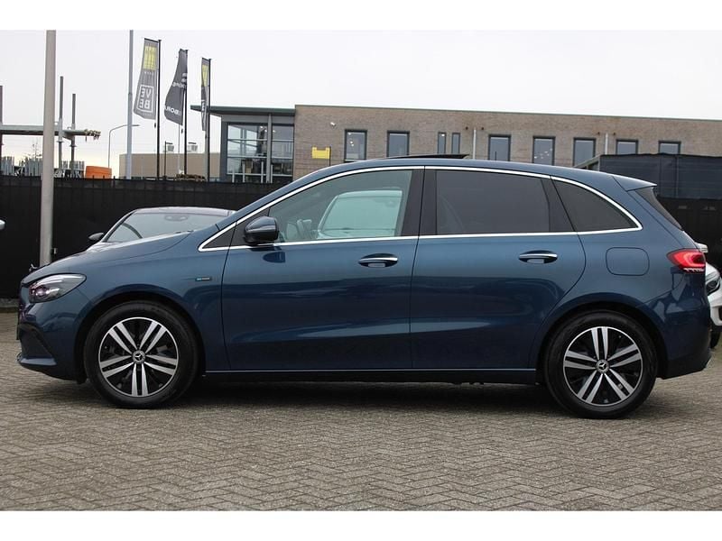 Occasion Mercedes B250 Premium Plus 218 PK (160 kW) 2021 Blauw MPV