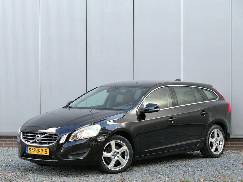 Zwart Gebruikt 2011 Volvo V60 Momentum Stationwagen | € 11.999 (Duur) - Afbeelding 1/4