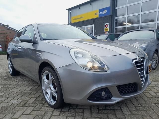 Occasion Alfa Romeo Giulietta Distinctive 170 PK (125 kW) 2011 Grijs Hatchback