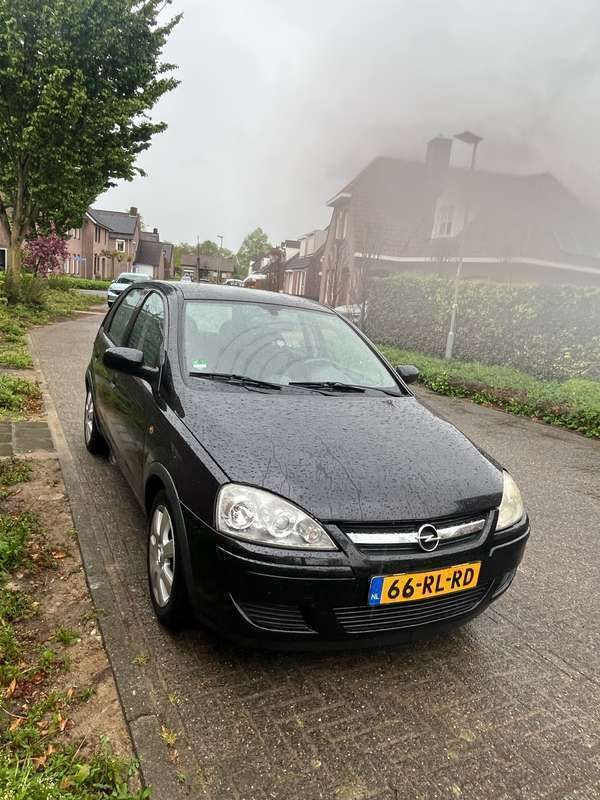 Gebruikt 2005 Opel Corsa Sedan | € 1.500 (Eerlijke prijs) - Afbeelding 1/4
