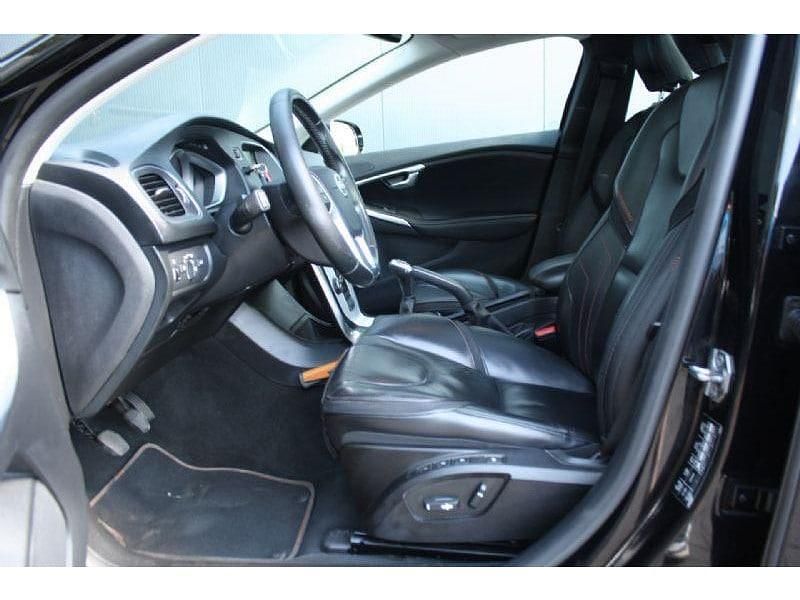 Occasion Volvo V40 Business Edition 120 PK (88 kW) 2015 Zwart Stationwagen