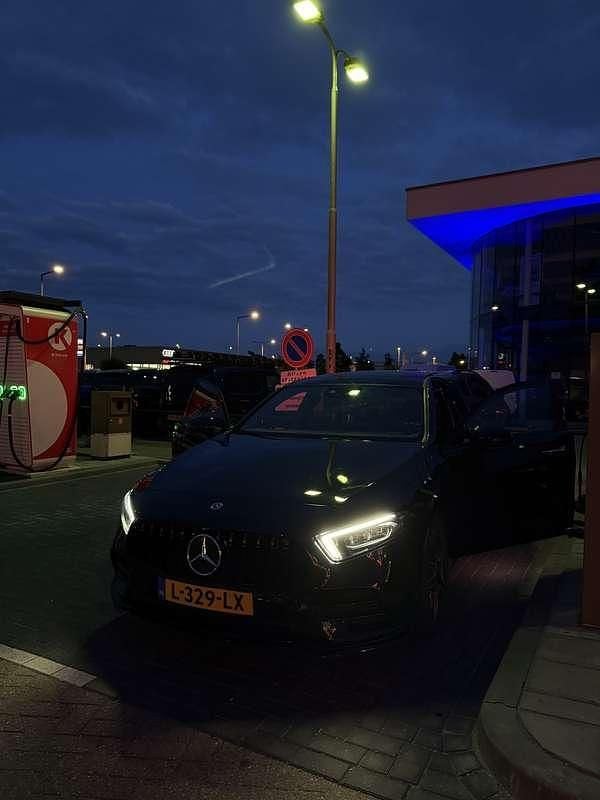 Zwart Gebruikt 2021 Mercedes A35 AMG AMG Sedan | € 32.000 (Super prijs) - Afbeelding 1/4