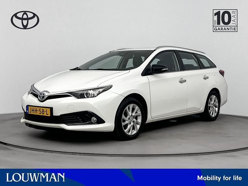 Wit Occasion 2019 Toyota Auris Stationwagen | € 17.445 (Eerlijke prijs) - Afbeelding 1/4