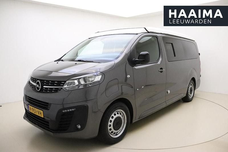 Grijs Gebruikt 2022 Opel Vivaro-e Combi Van | € 54.950 - Afbeelding 1/4