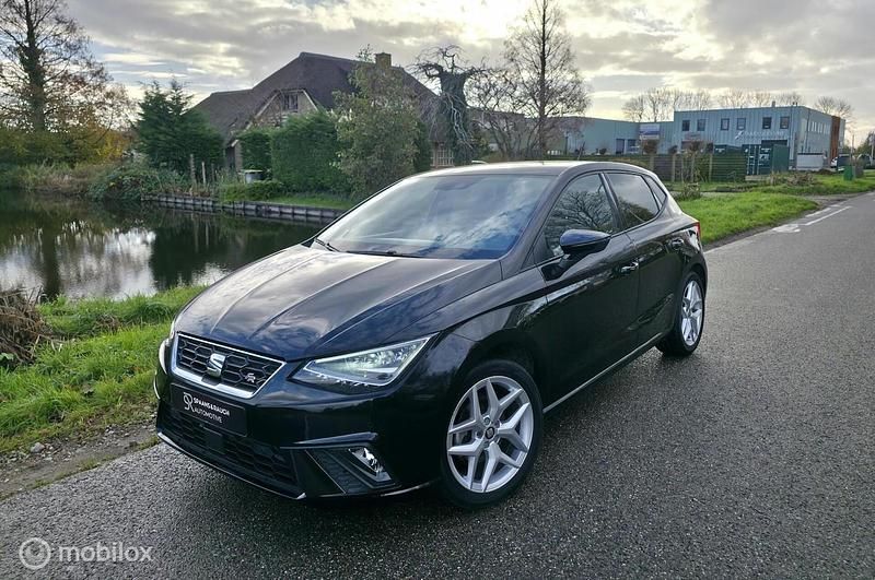 Zwart Gebruikt 2019 Seat Ibiza Beats Hatchback | € 18.395 (Goede deal) - Afbeelding 1/4