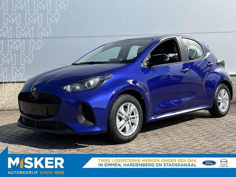 Blauw, metallic lak Gebruikt 2025 Mazda 2 Center-Line Hatchback | € 28.500 (Iets duurder) - Afbeelding 1/4