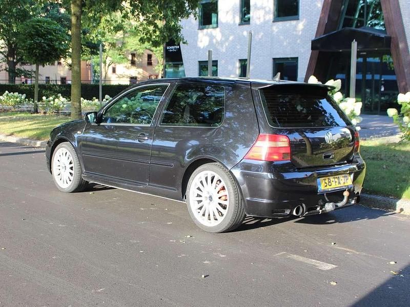 Zwart Gebruikt 2000 VW Golf IV Hatchback | € 3.250 (Super prijs) - Afbeelding 1/4
