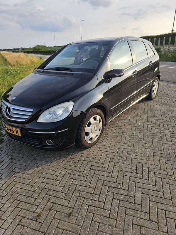 Gebruikt 2006 Mercedes B200 MPV | € 2.200 (Eerlijke prijs) - Afbeelding 1/4