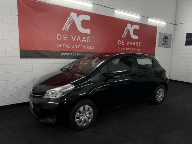 Zwart Gebruikt 2014 Toyota Yaris Hatchback | € 6.250 (Goede deal) - Afbeelding 1/4