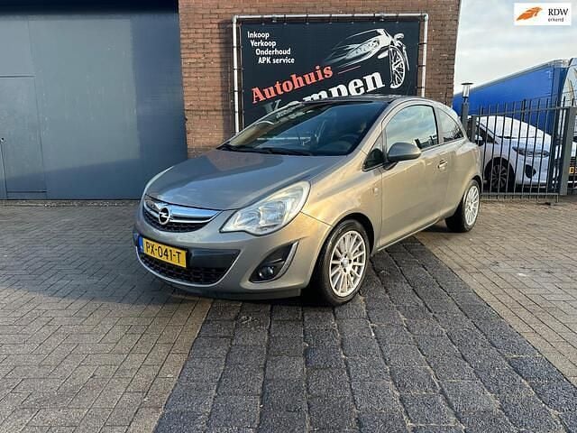 Grijs (metallic) Occasion 2011 Opel Corsa Hatchback | € 2.450 (Super prijs) - Afbeelding 1/4