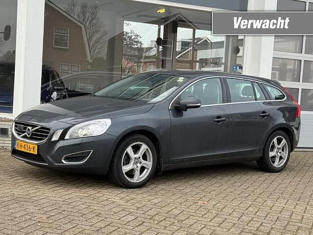 Grijs Occasion 2012 Volvo V60 Summum Stationwagen | € 7.445 (Eerlijke prijs) - Afbeelding 1/4