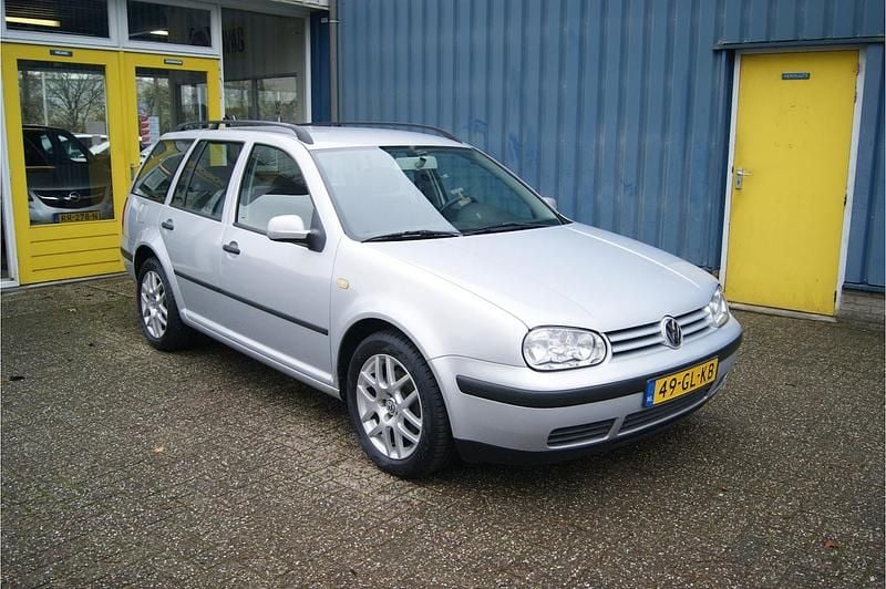 Grijs Gebruikt 2001 VW Golf IV Trendline Stationwagen | € 1.995 (Eerlijke prijs) - Afbeelding 1/4