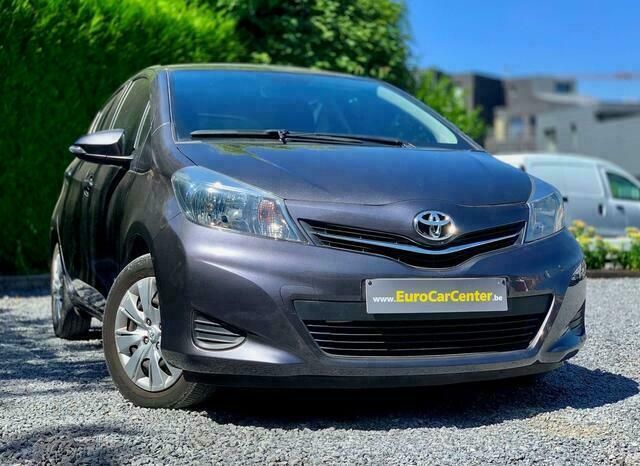 Grijs Gebruikt 2013 Toyota Yaris Comfort Sedan | € 11.400 (Iets duurder) - Afbeelding 1/4