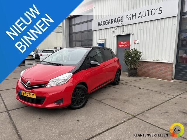 Rood Gebruikt 2014 Toyota Yaris Hatchback | € 6.950 (Eerlijke prijs) - Afbeelding 1/4