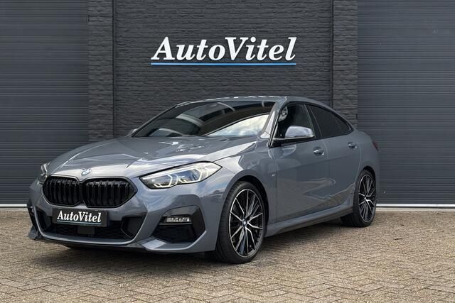 Grijs Gebruikt 2023 BMW 218 M Sport Coupé | € 31.945 (Eerlijke prijs) - Afbeelding 1/4