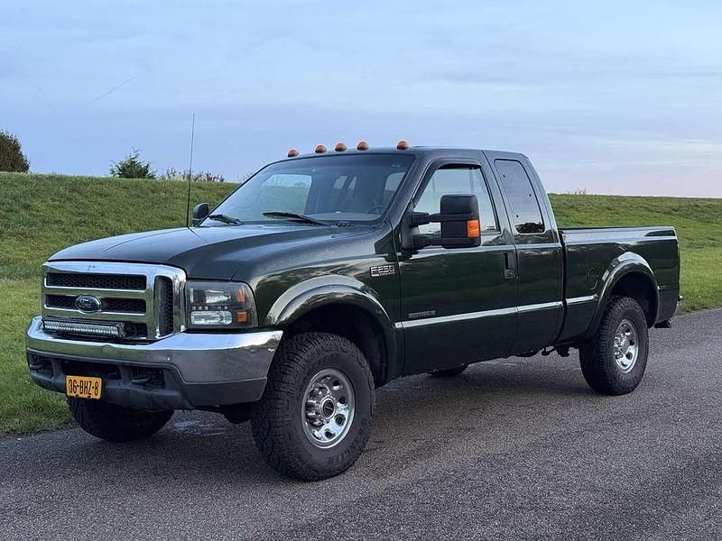 Gebruikt 2000 Ford F250 Lariat Pickup | € 9.995 - Afbeelding 1/4