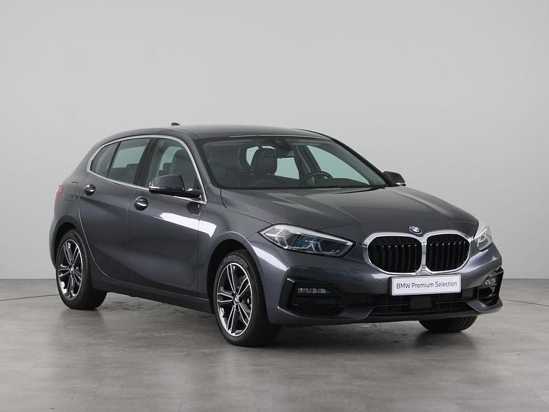 Occasion BMW 118 Executive 141 PK (103 kW) 2020 Grijs Hatchback