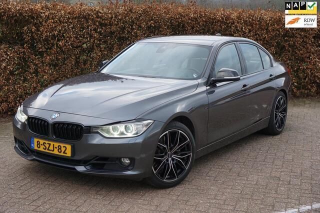 Grijs Gebruikt 2014 BMW ActiveHybrid 3 M Sport Sedan | € 18.999 - Afbeelding 1/4